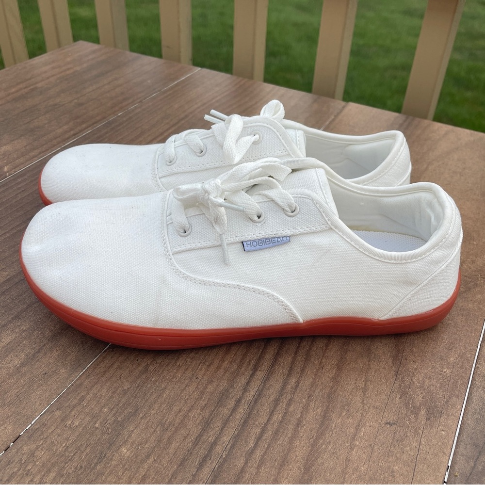 HOBIBEAR Wide Toe Barefooot Shoes White Minimalist Sneakers w Contrasting Sole